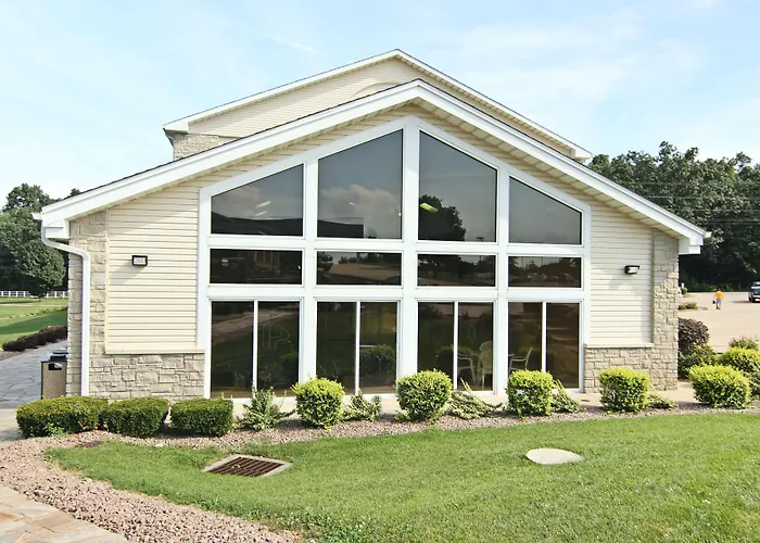 Crown Pointe Lodge; BW Signature Collection