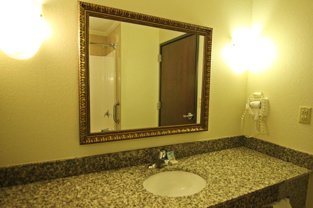Crown Pointe Lodge; Bw Signature Collection Hotel Farmington