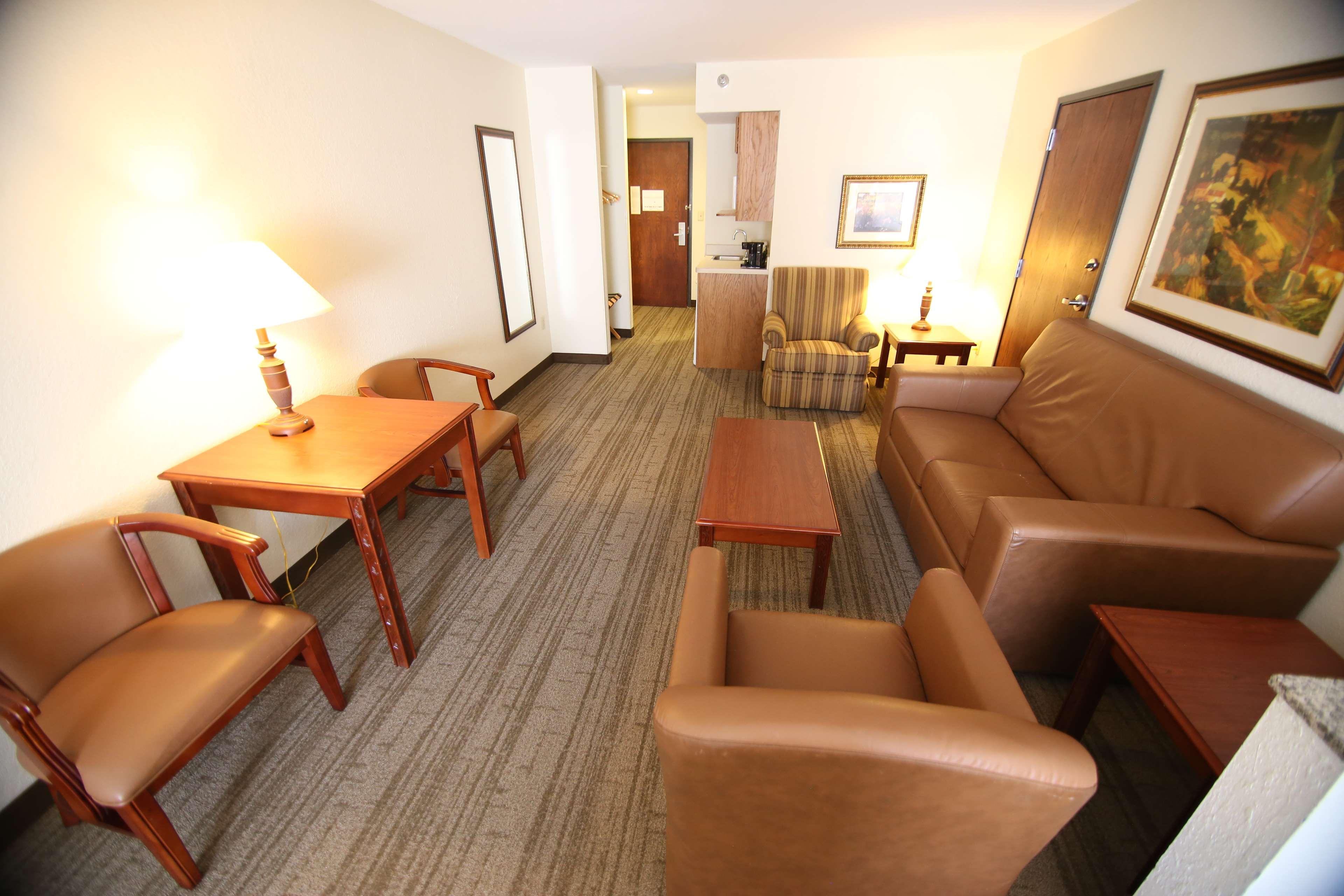 Crown Pointe Lodge; Bw Signature Collection Hotel