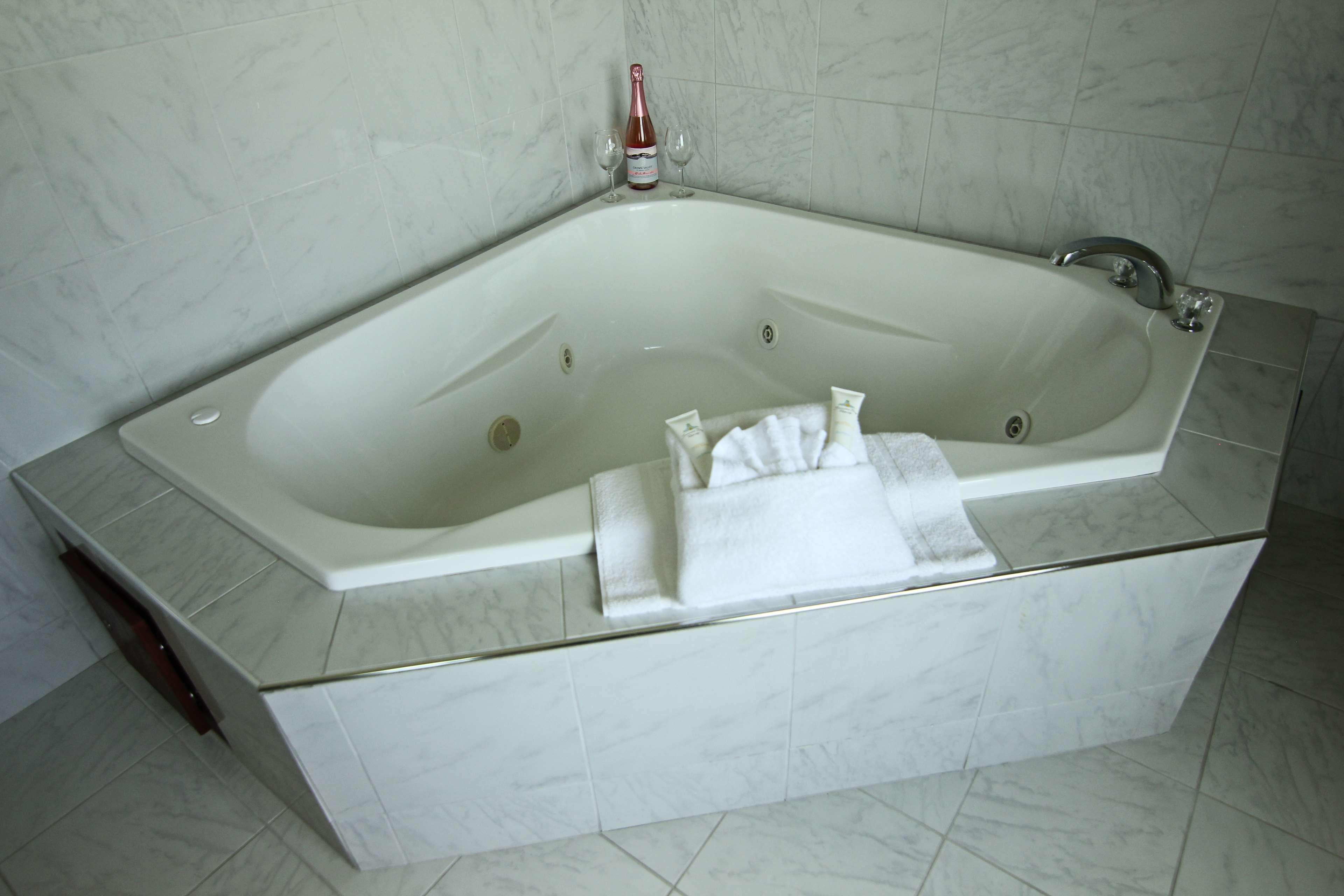 Crown Pointe Lodge; Bw Signature Collection 4*