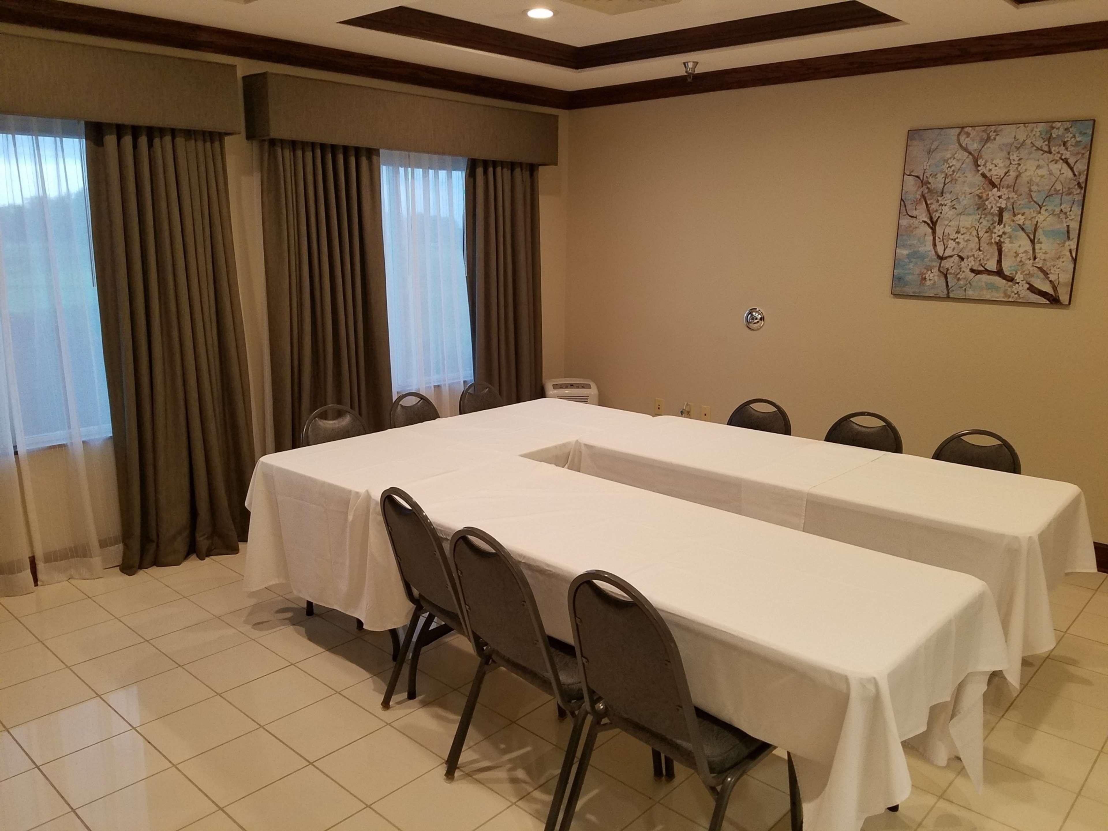 Crown Pointe Lodge; Bw Signature Collection Hotel 4*