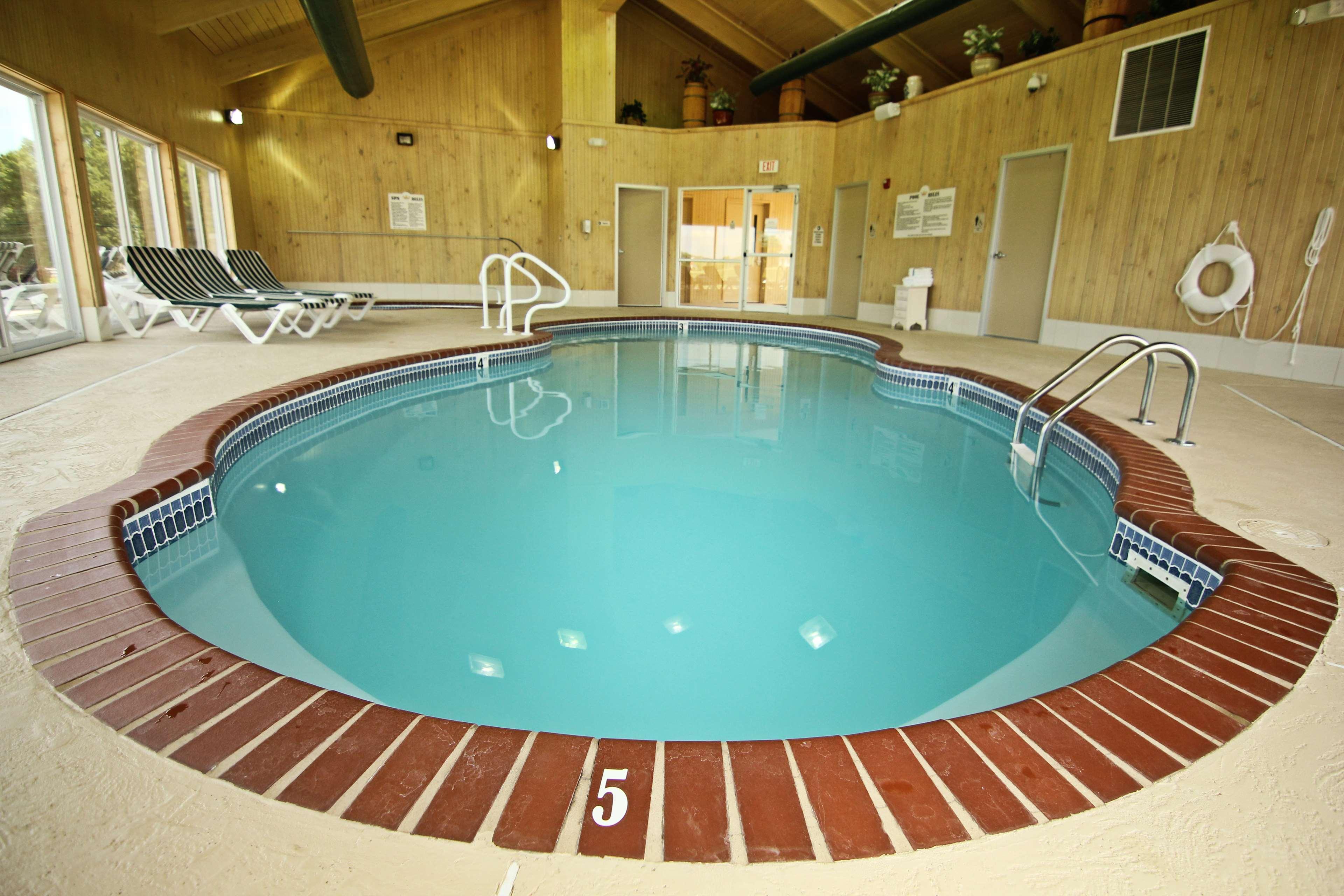Crown Pointe Lodge; Bw Signature Collection Hotel 4*