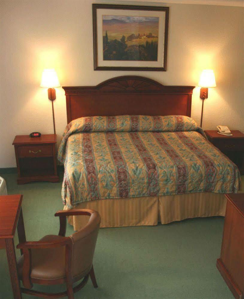 Crown Pointe Lodge; Bw Signature Collection Farmington